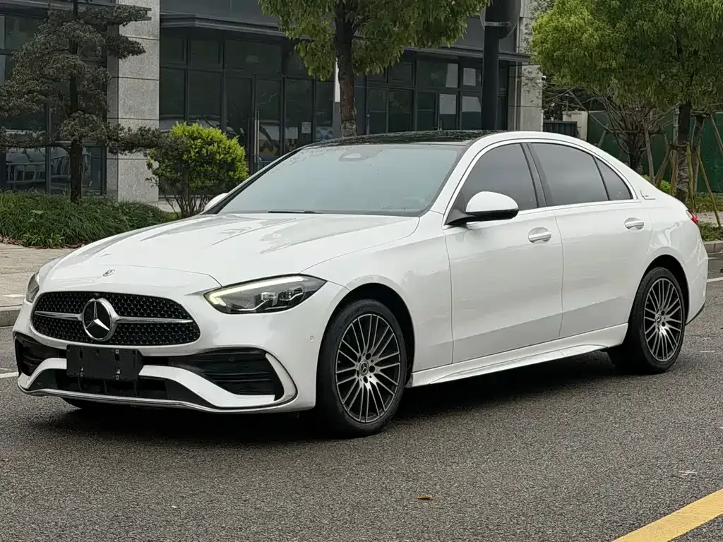 Mercedes-Benz C-Class — фото 1