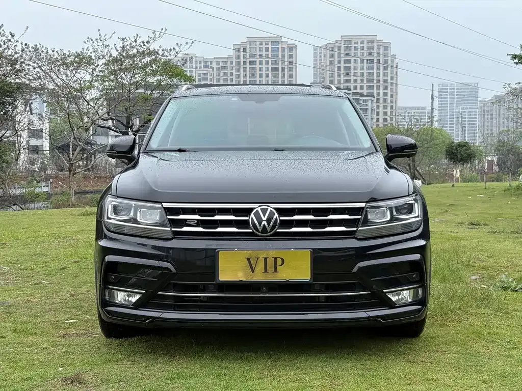 Volkswagen Tiguan L — фото 10