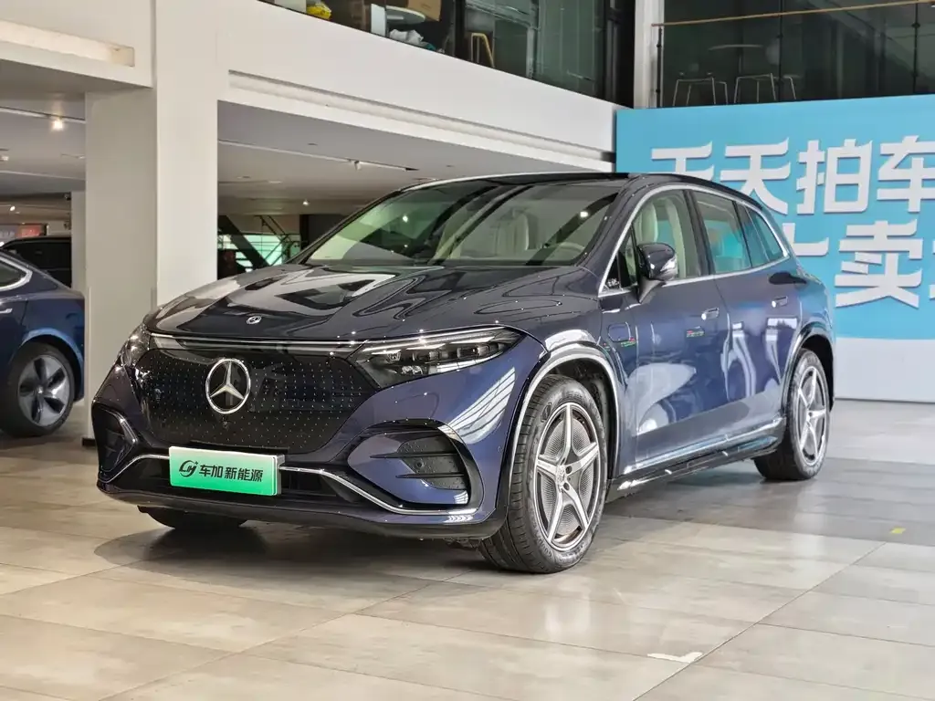 Mercedes-Benz EQS SUV — фото 1
