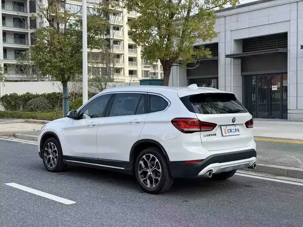 BMW X1 — фото 7