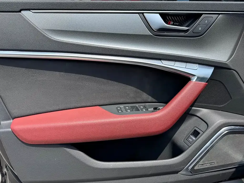 Audi A7L — фото 10