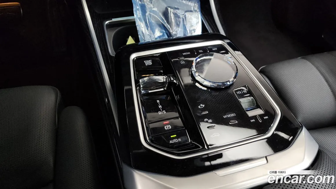 BMW 7-Series — фото 10