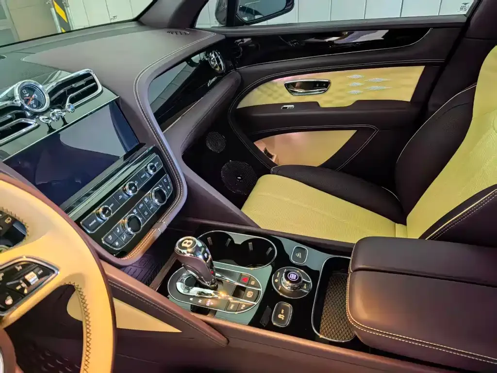 Bentley Bentayga — фото 8