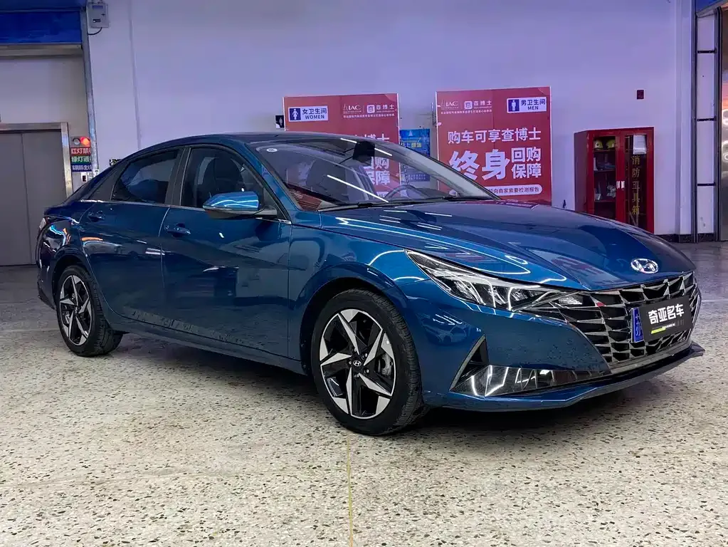 Hyundai Elantra — фото 7