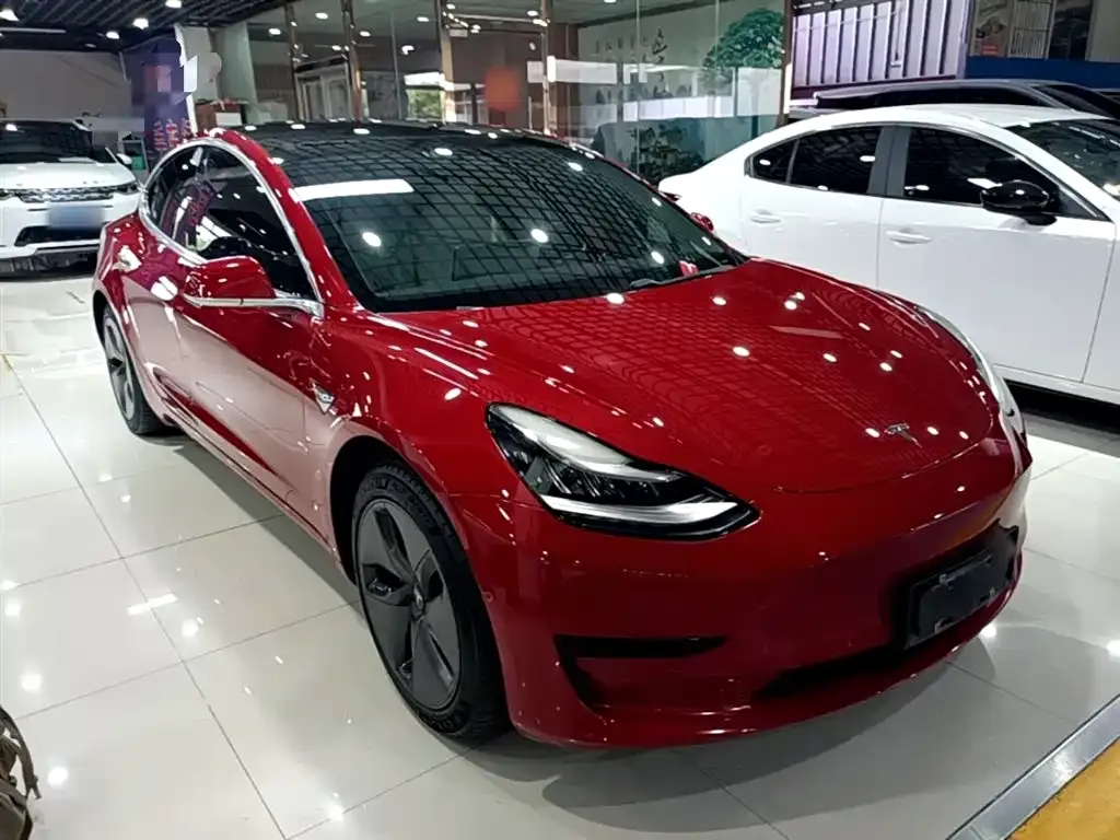 Tesla Model 3 — фото 6