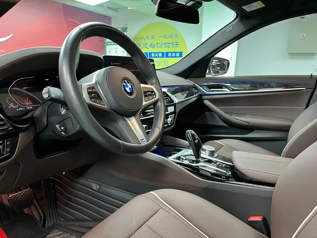 BMW 5 Series — фото 10