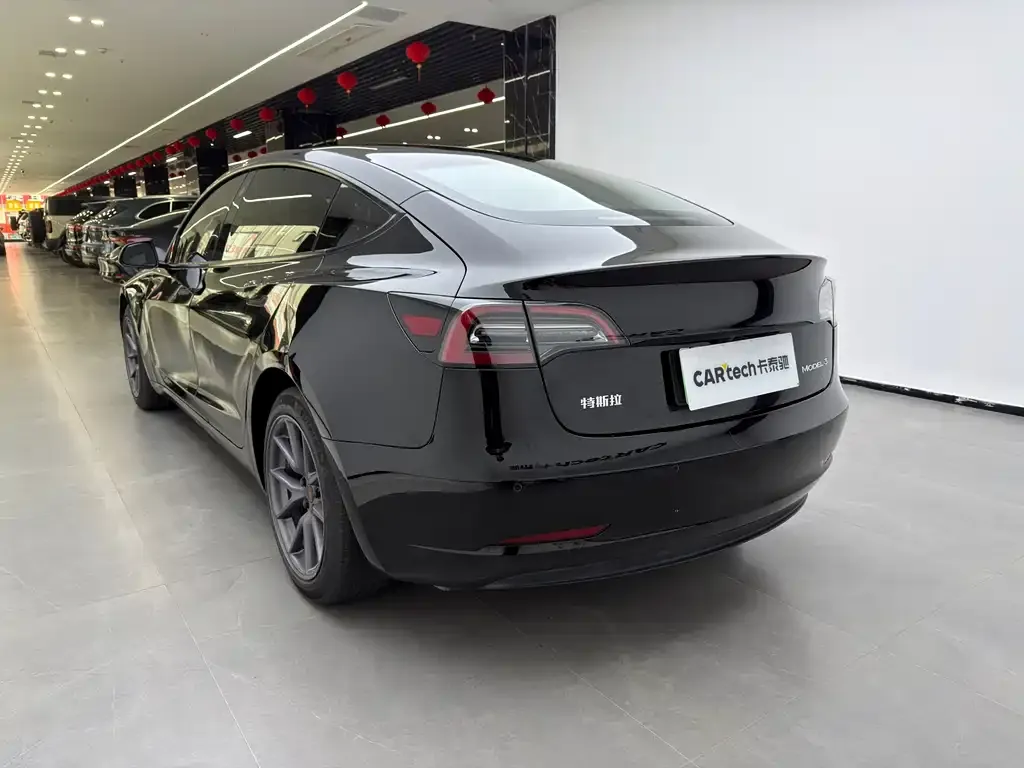 Tesla Model 3 — фото 10