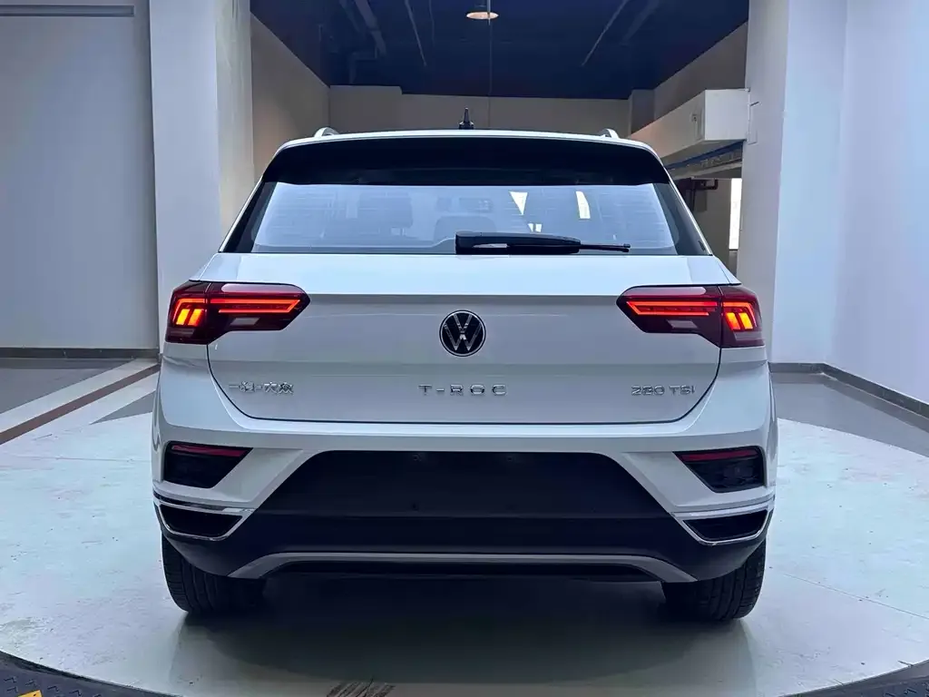 Volkswagen T-Roc — фото 4