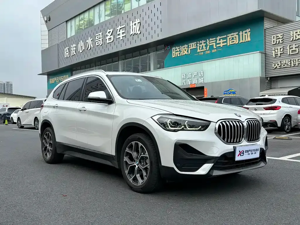 BMW X1 — фото 9