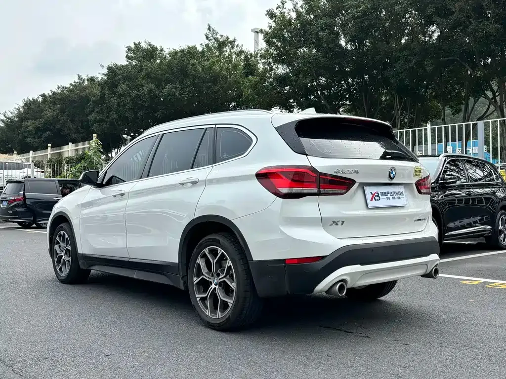 BMW X1 — фото 10