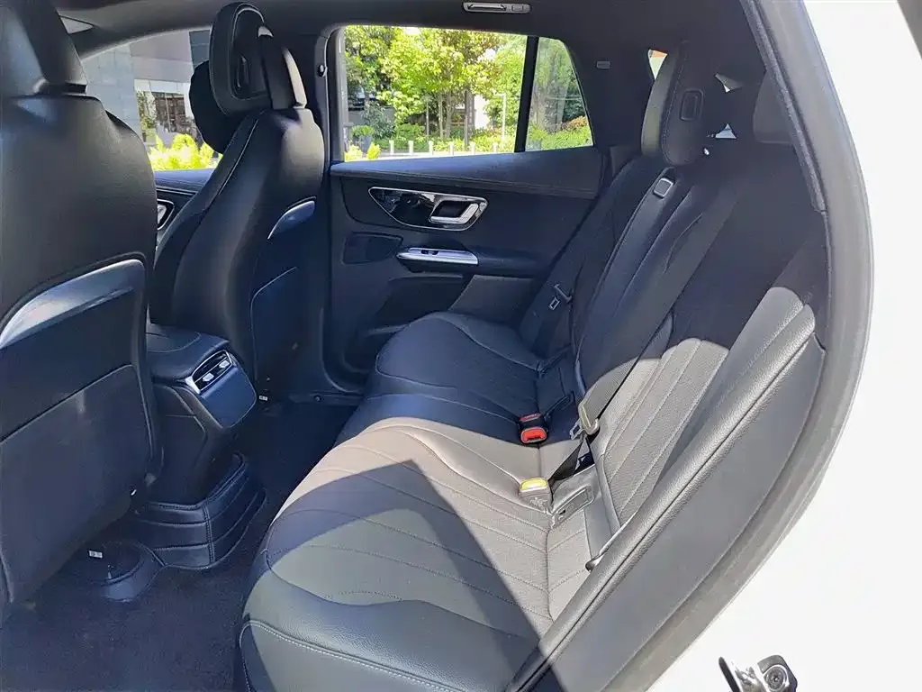 Mercedes-Benz EQE SUV — фото 4