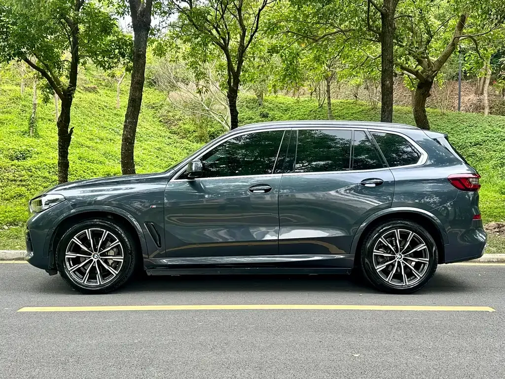 BMW X5 (Import) — фото 9