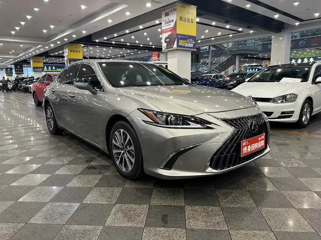 Lexus ES — фото 10