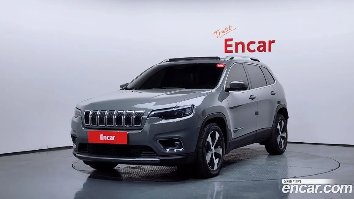 Jeep Cherokee — фото 1
