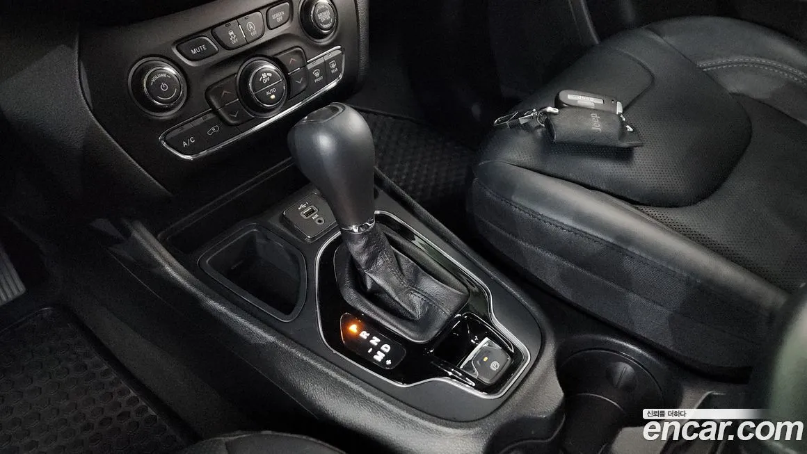 Jeep Cherokee — фото 9