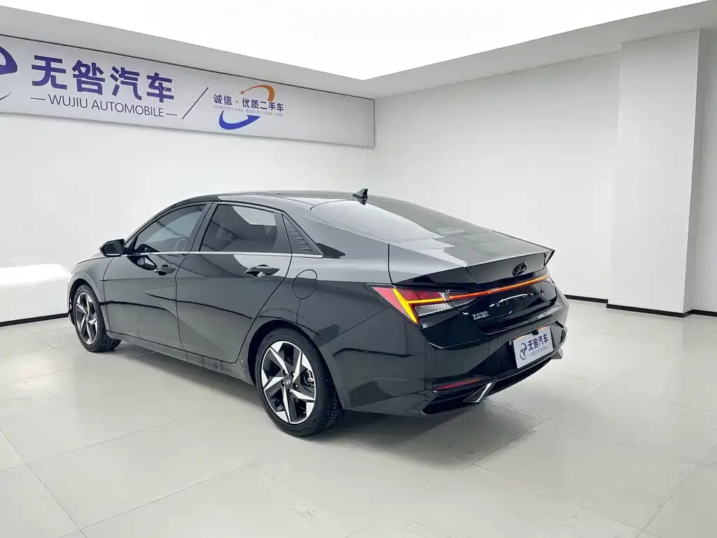 Hyundai Elantra — фото 5
