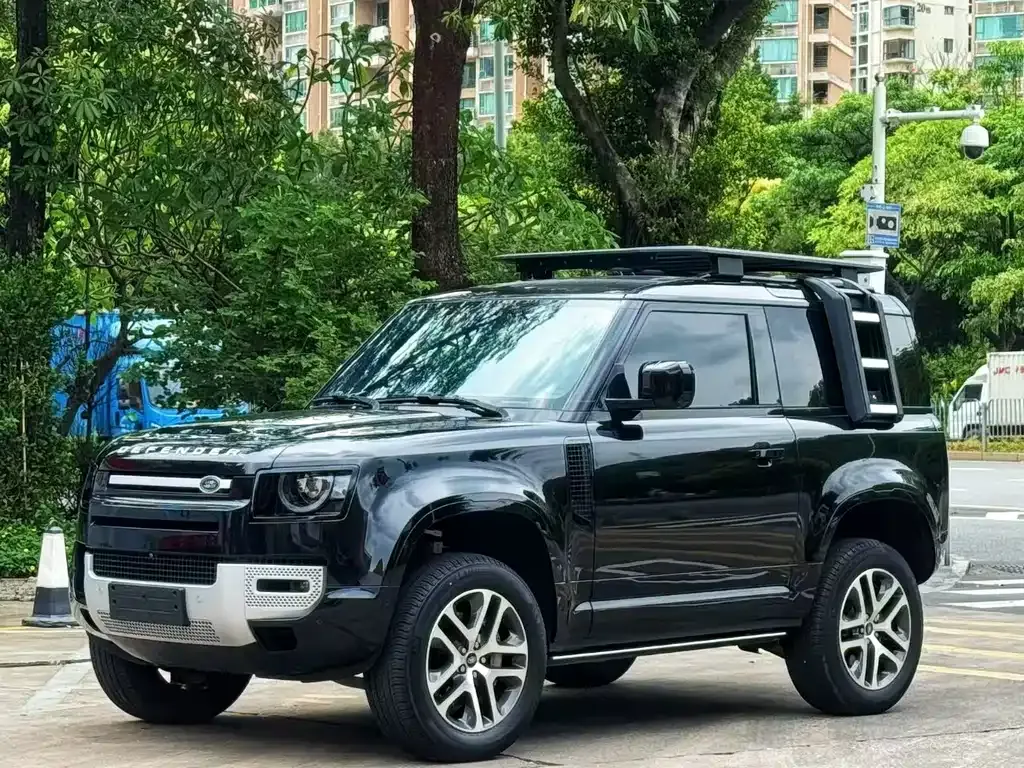 Land Rover Defender — фото 1