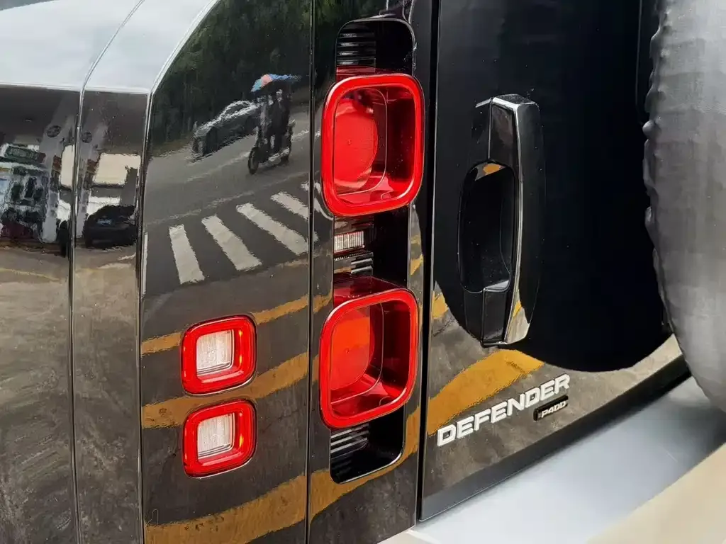Land Rover Defender — фото 2