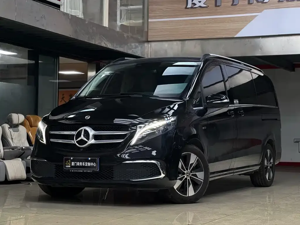 Mercedes-Benz V-Class — фото 1