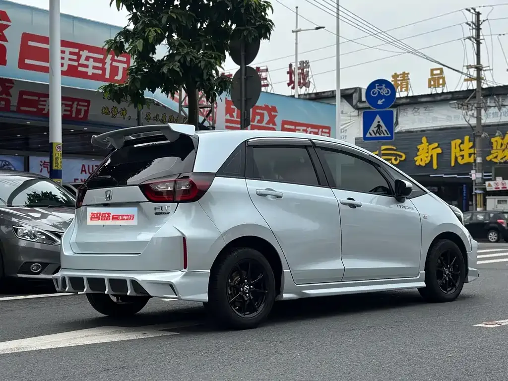 Honda Fit — фото 4