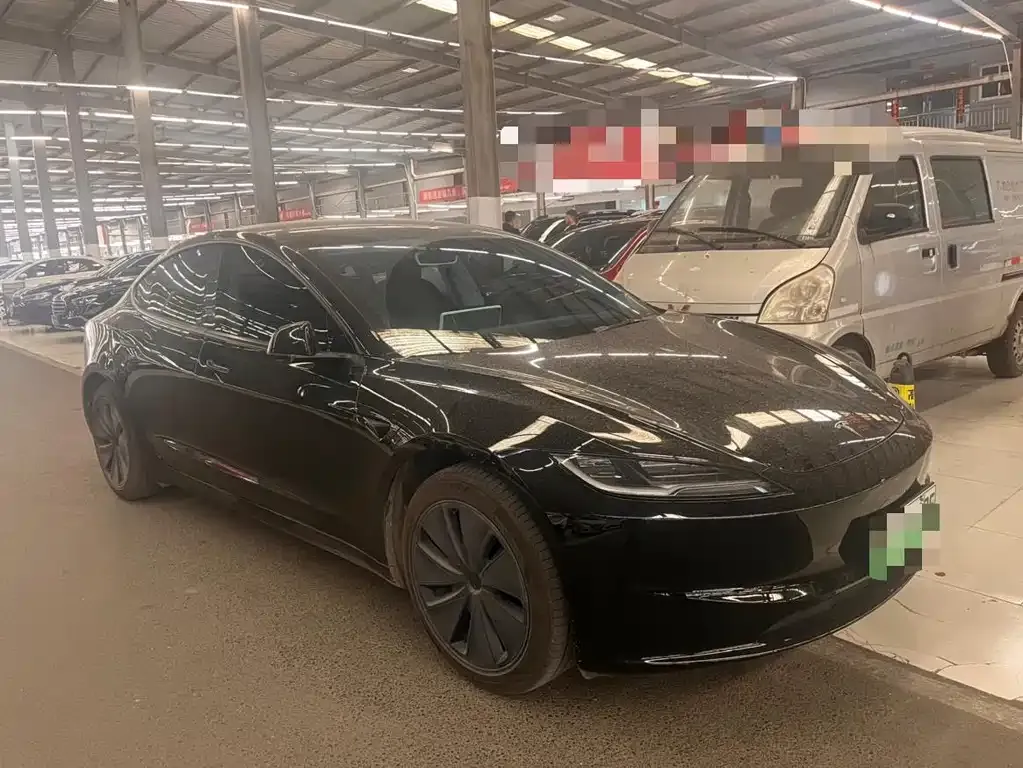 Tesla Model 3 — фото 4