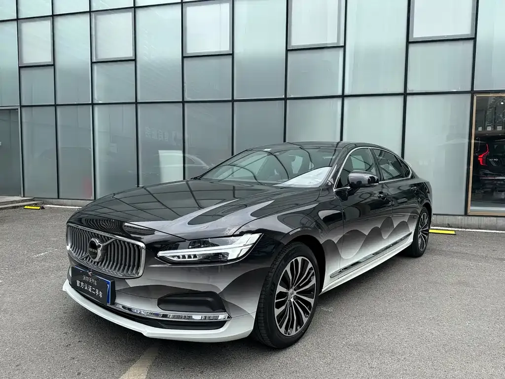 Volvo S90 — фото 1