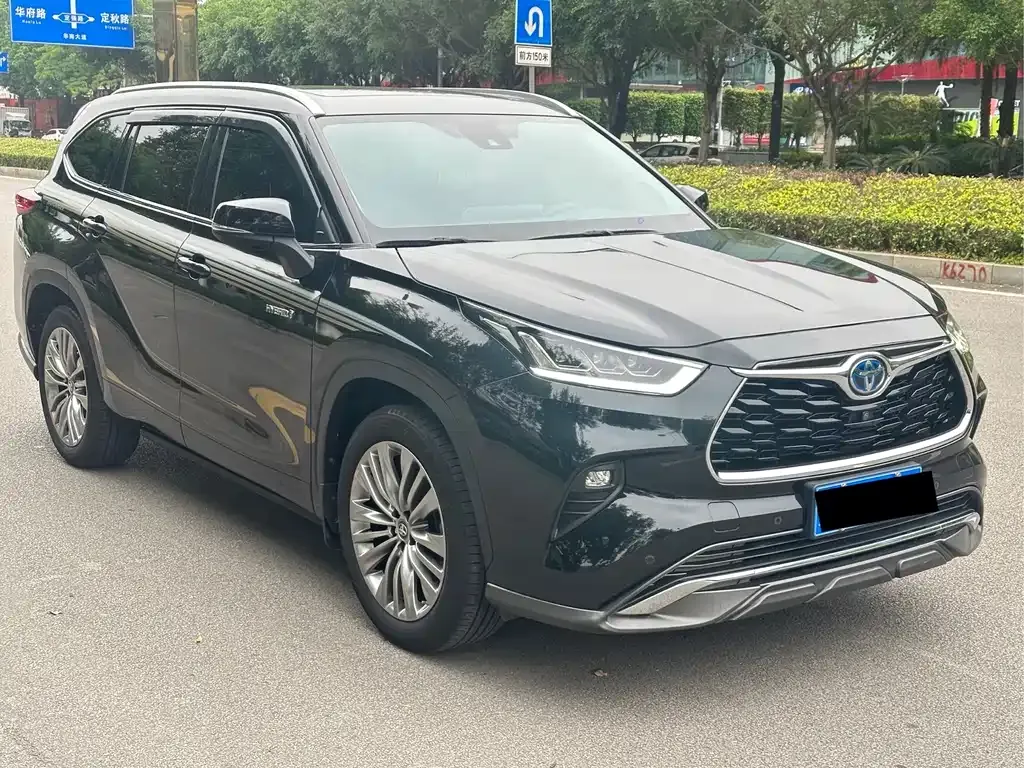 Toyota Highlander — фото 10