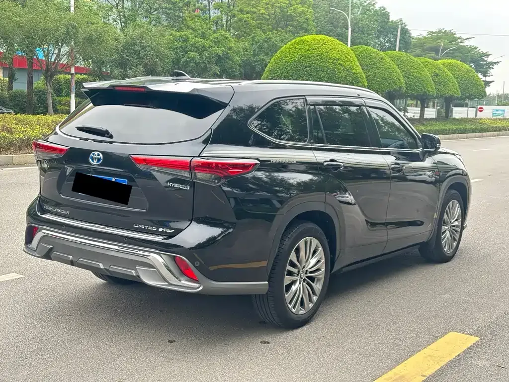 Toyota Highlander — фото 5