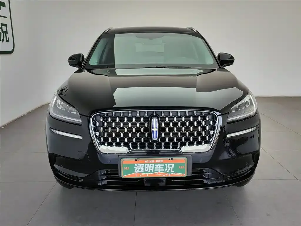 Lincoln Corsair Hybrid — фото 2