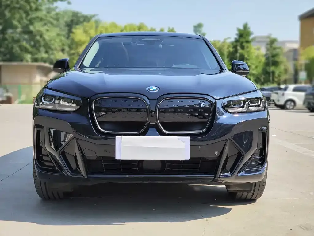 BMW iX3 — фото 10