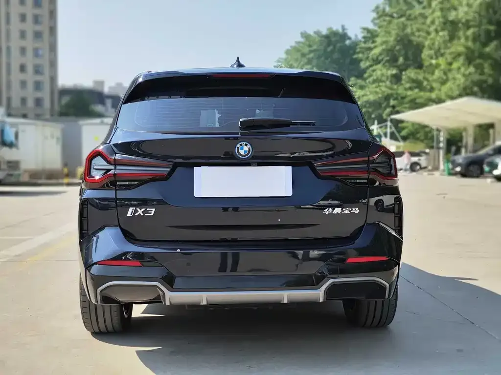 BMW iX3 — фото 4