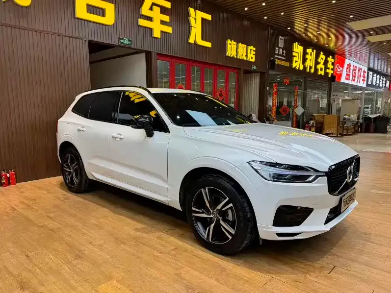 Volvo XC60 — фото 2