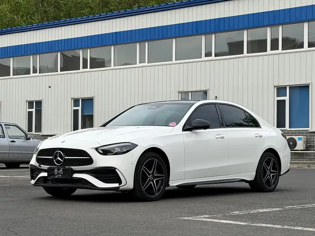 Mercedes-Benz C-Class — фото 1