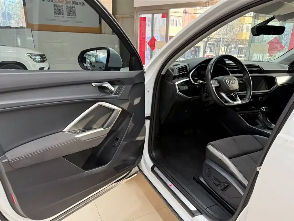Audi Q3 — фото 10