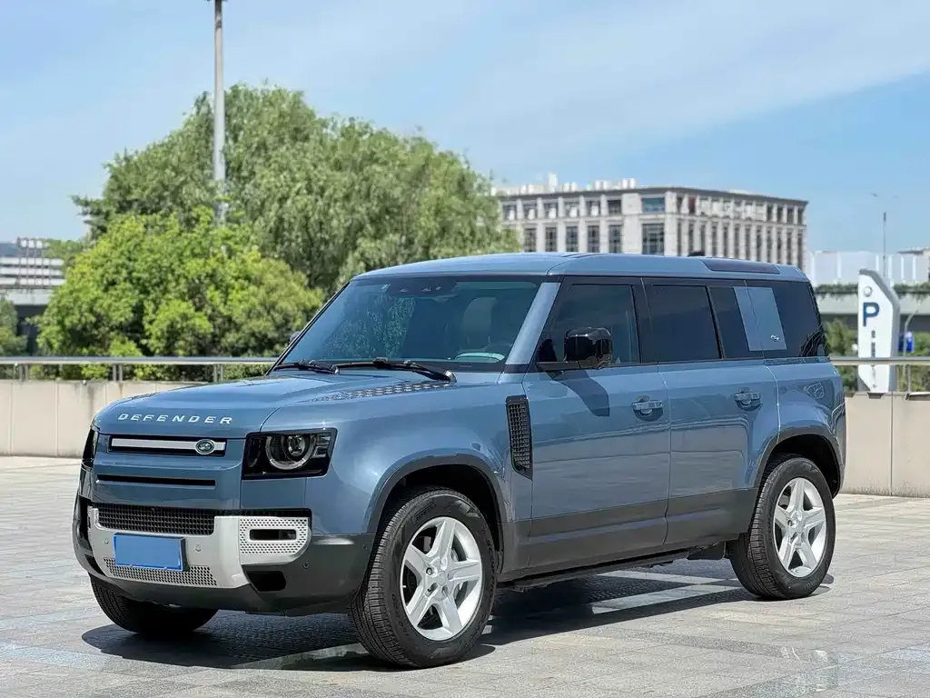 Land Rover Defender — фото 1