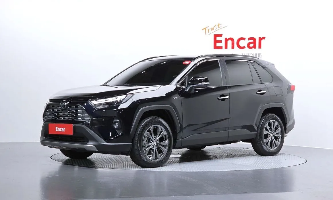Toyota RAV4 — фото 1