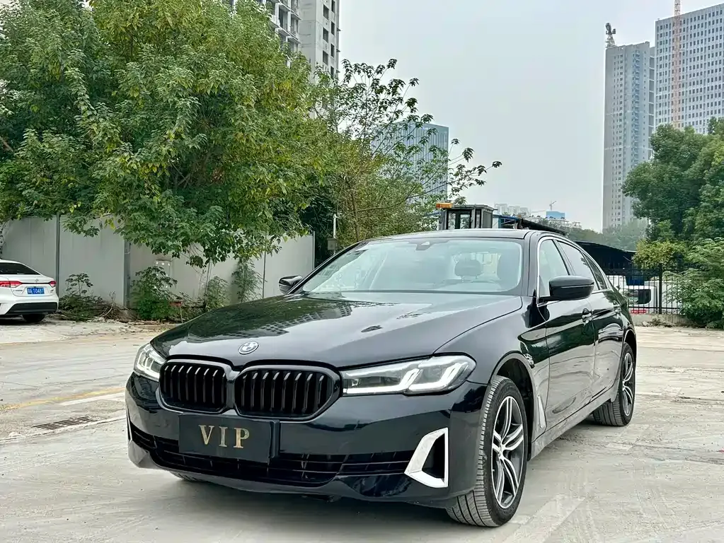BMW 5 Series — фото 1