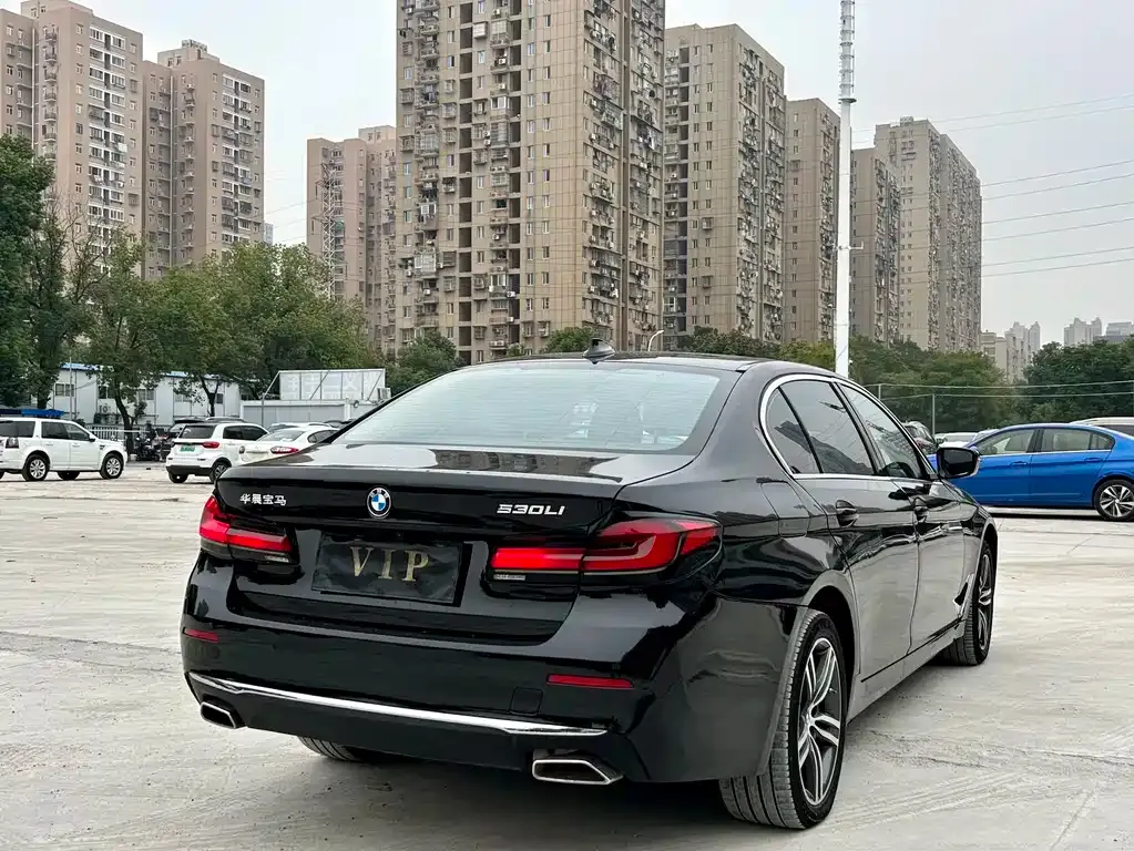 BMW 5 Series — фото 2