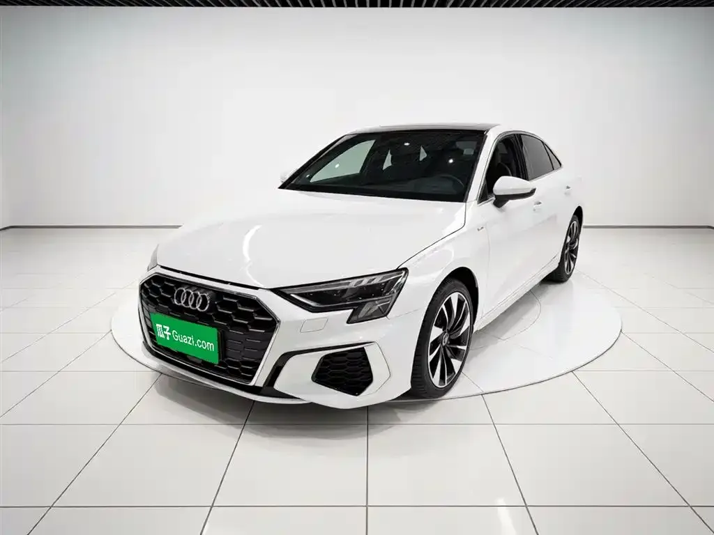 Audi A3 — фото 1