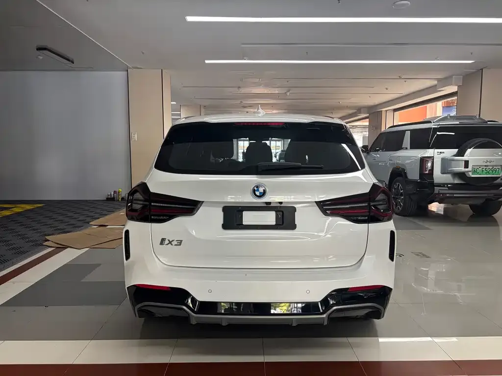 BMW iX3 — фото 4
