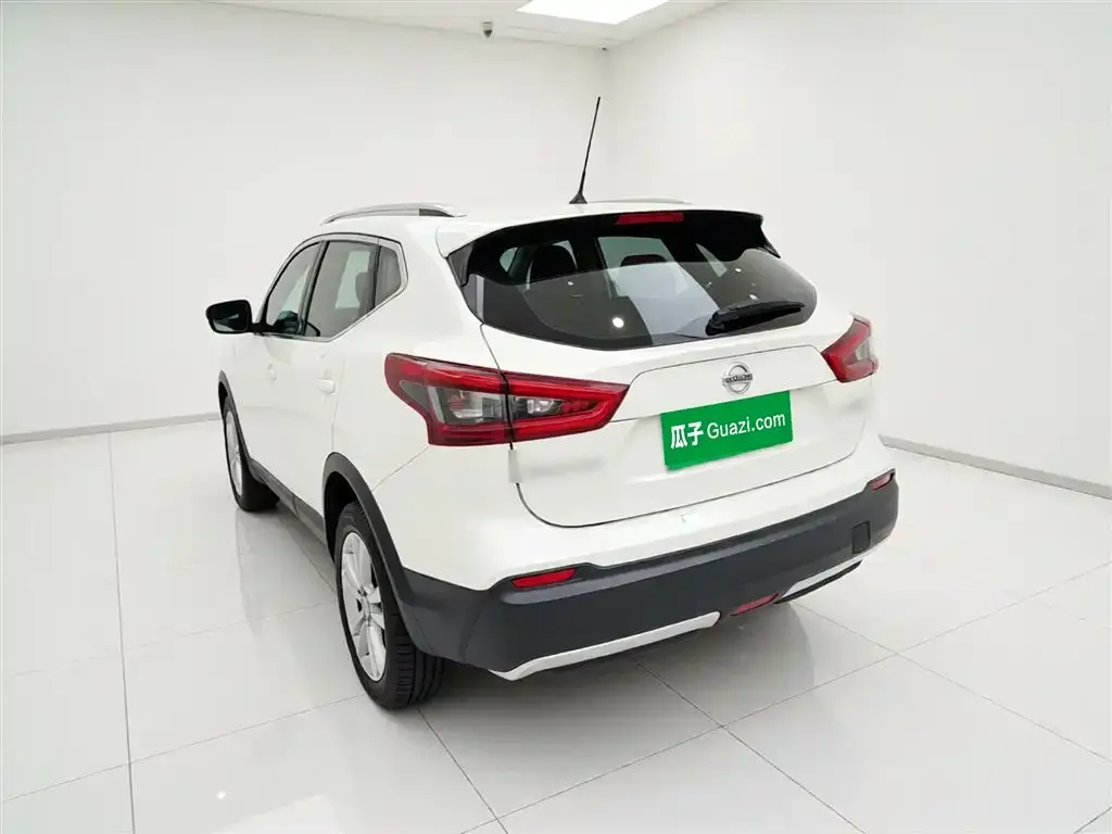 Nissan Qashqai — фото 2