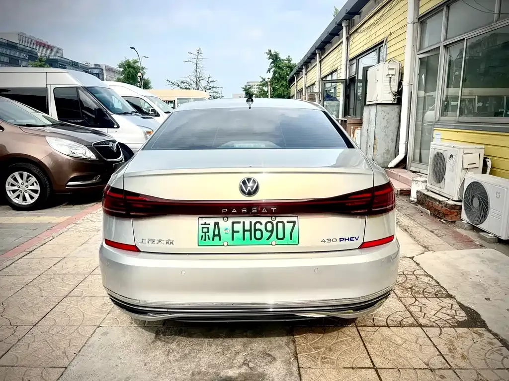 Volkswagen Passat PHEV — фото 6