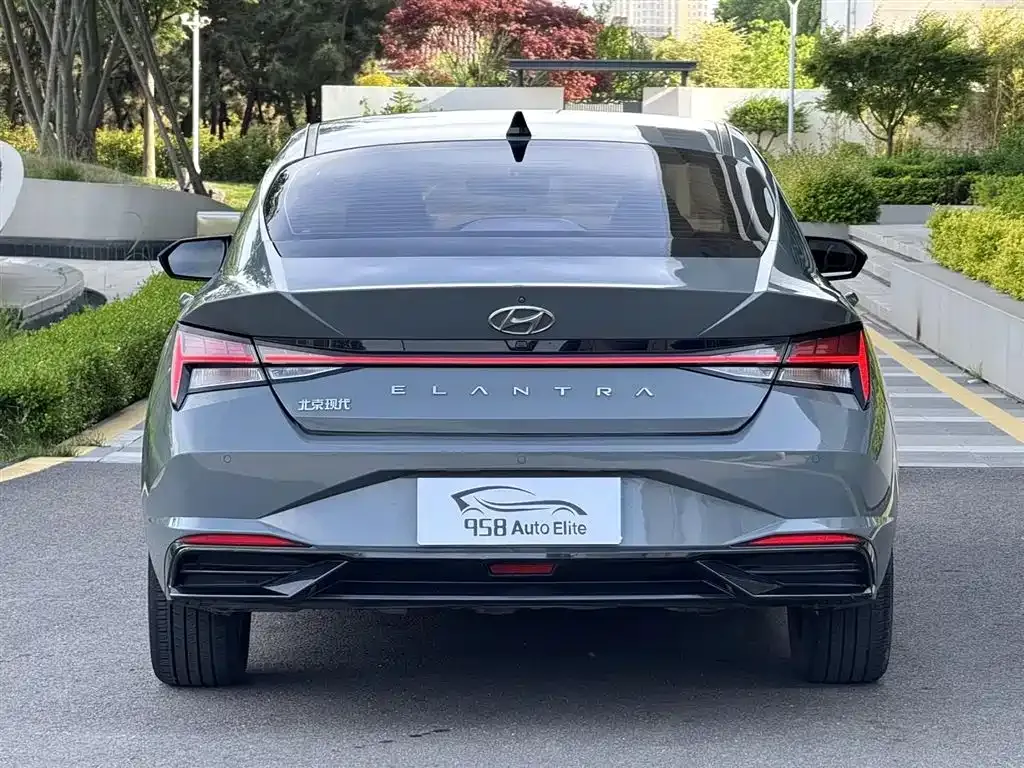 Hyundai Elantra — фото 6