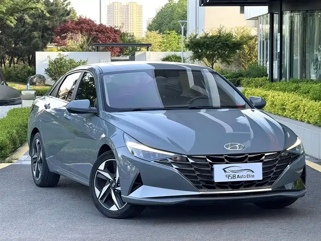 Hyundai Elantra — фото 8