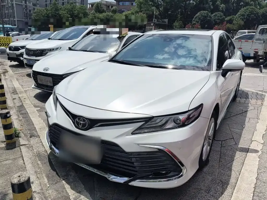 Toyota Camry — фото 9