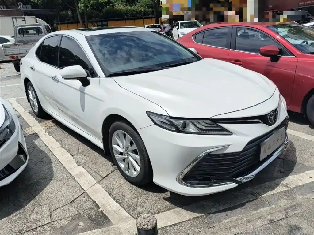 Toyota Camry — фото 8