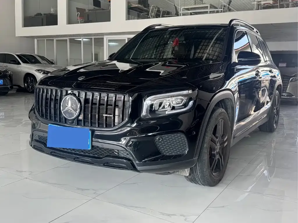 Mercedes-Benz GLB — фото 1
