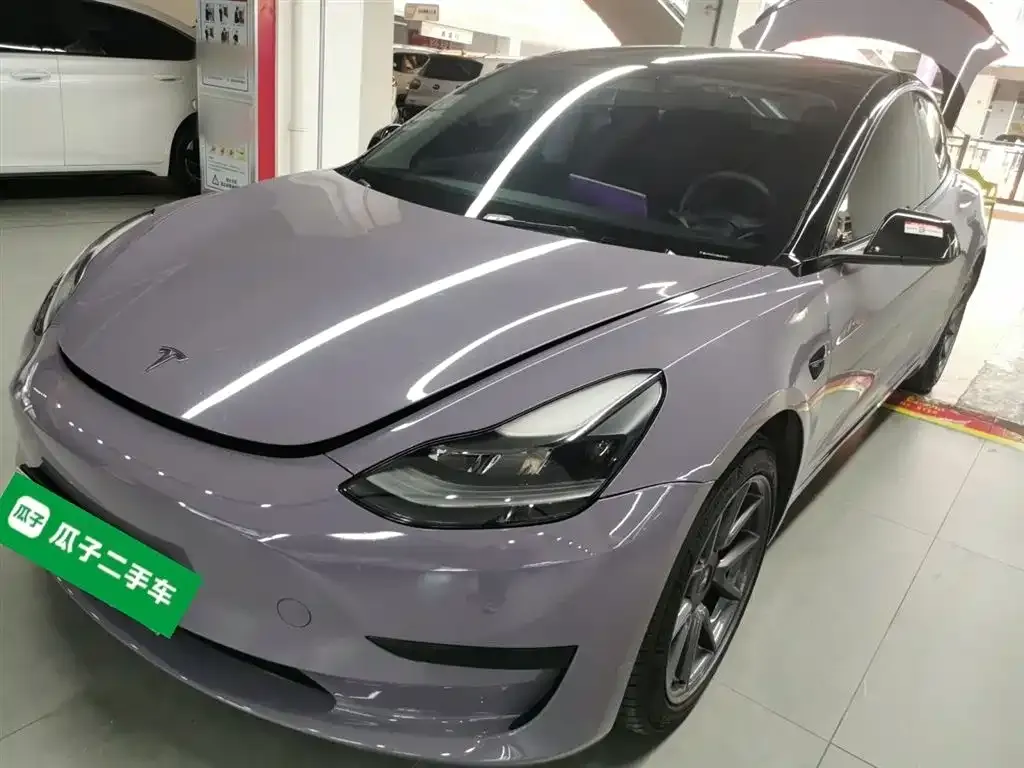 Tesla Model 3 — фото 1