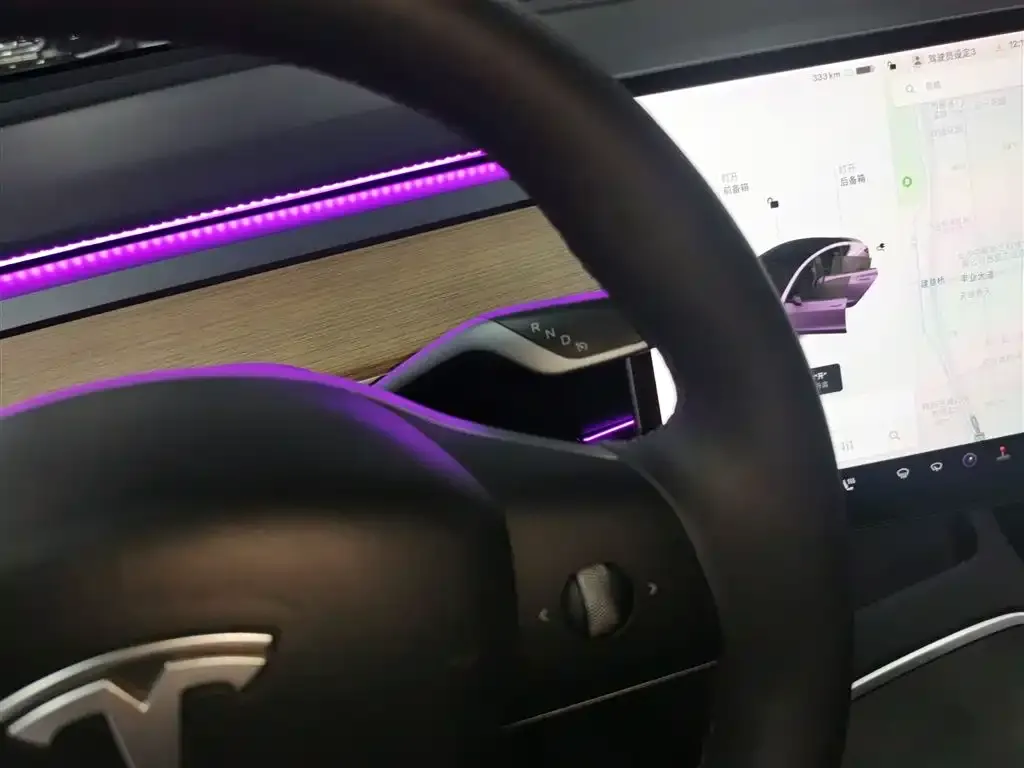 Tesla Model 3 — фото 3