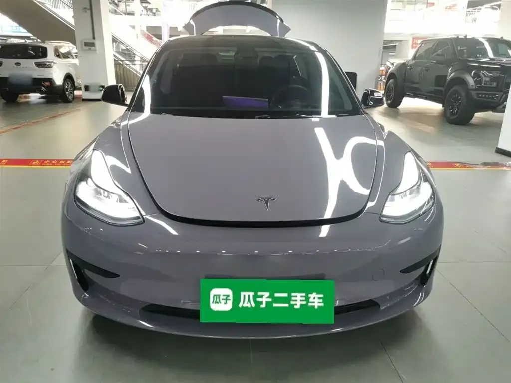 Tesla Model 3 — фото 7